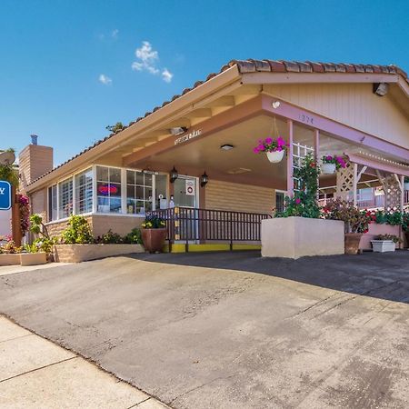 Rodeway Inn Near Downtown مونتيري المظهر الخارجي الصورة