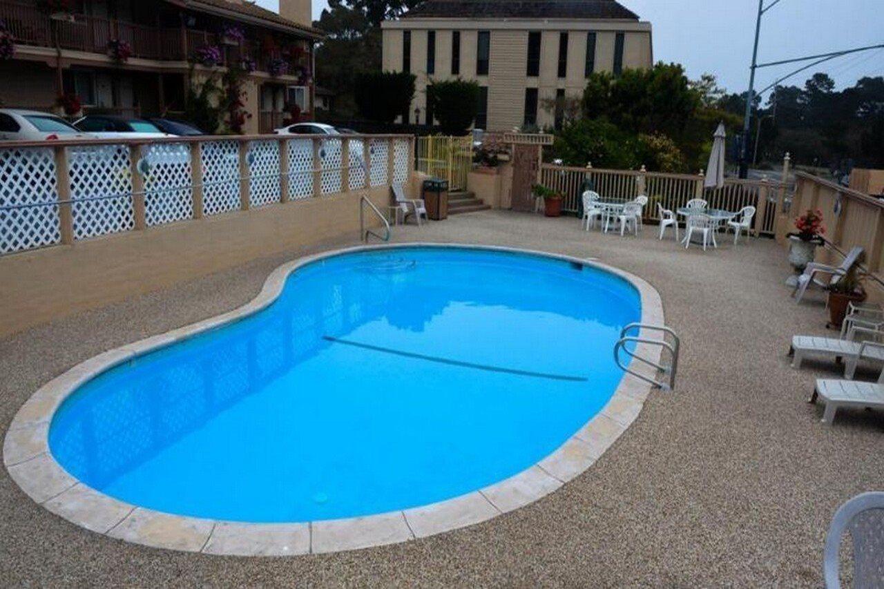 Rodeway Inn Near Downtown مونتيري المظهر الخارجي الصورة