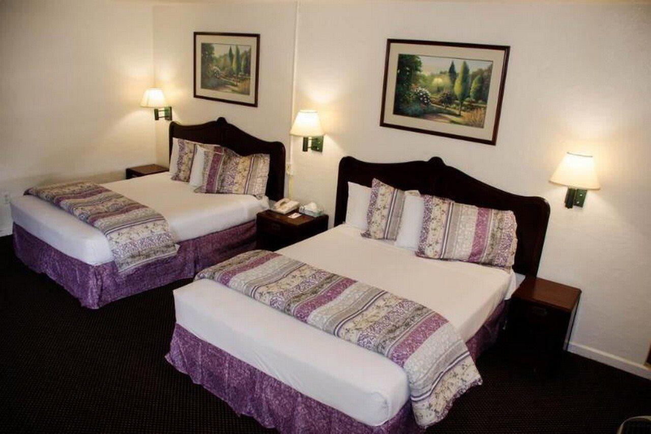 Rodeway Inn Near Downtown مونتيري المظهر الخارجي الصورة