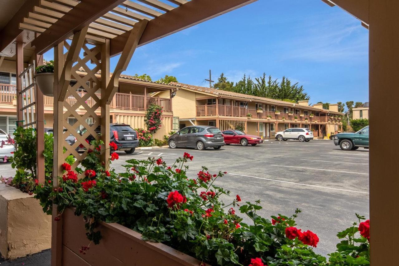 Rodeway Inn Near Downtown مونتيري المظهر الخارجي الصورة