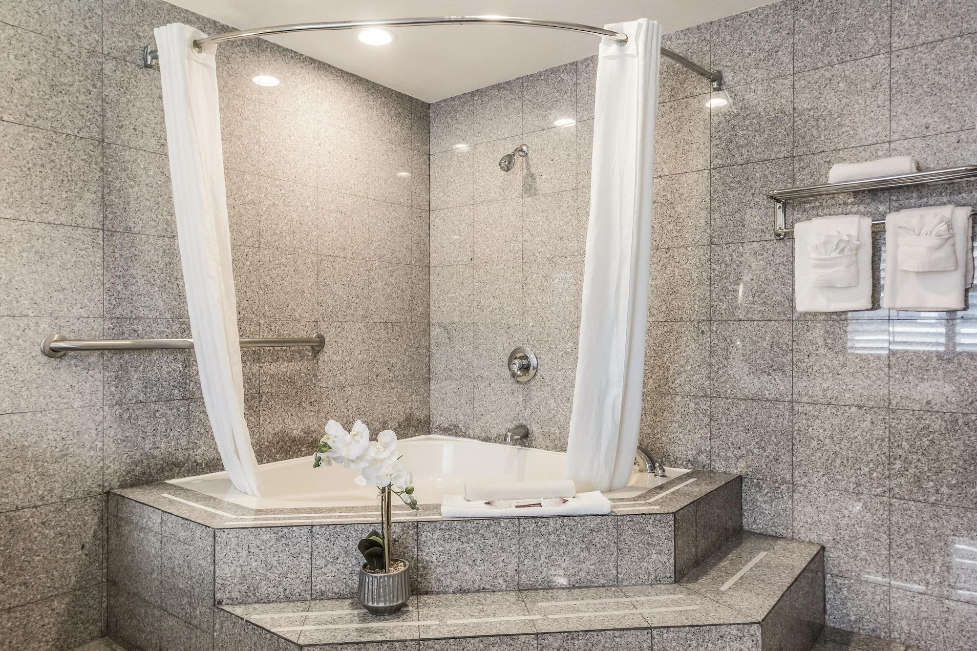 Rodeway Inn Near Downtown مونتيري المظهر الخارجي الصورة
