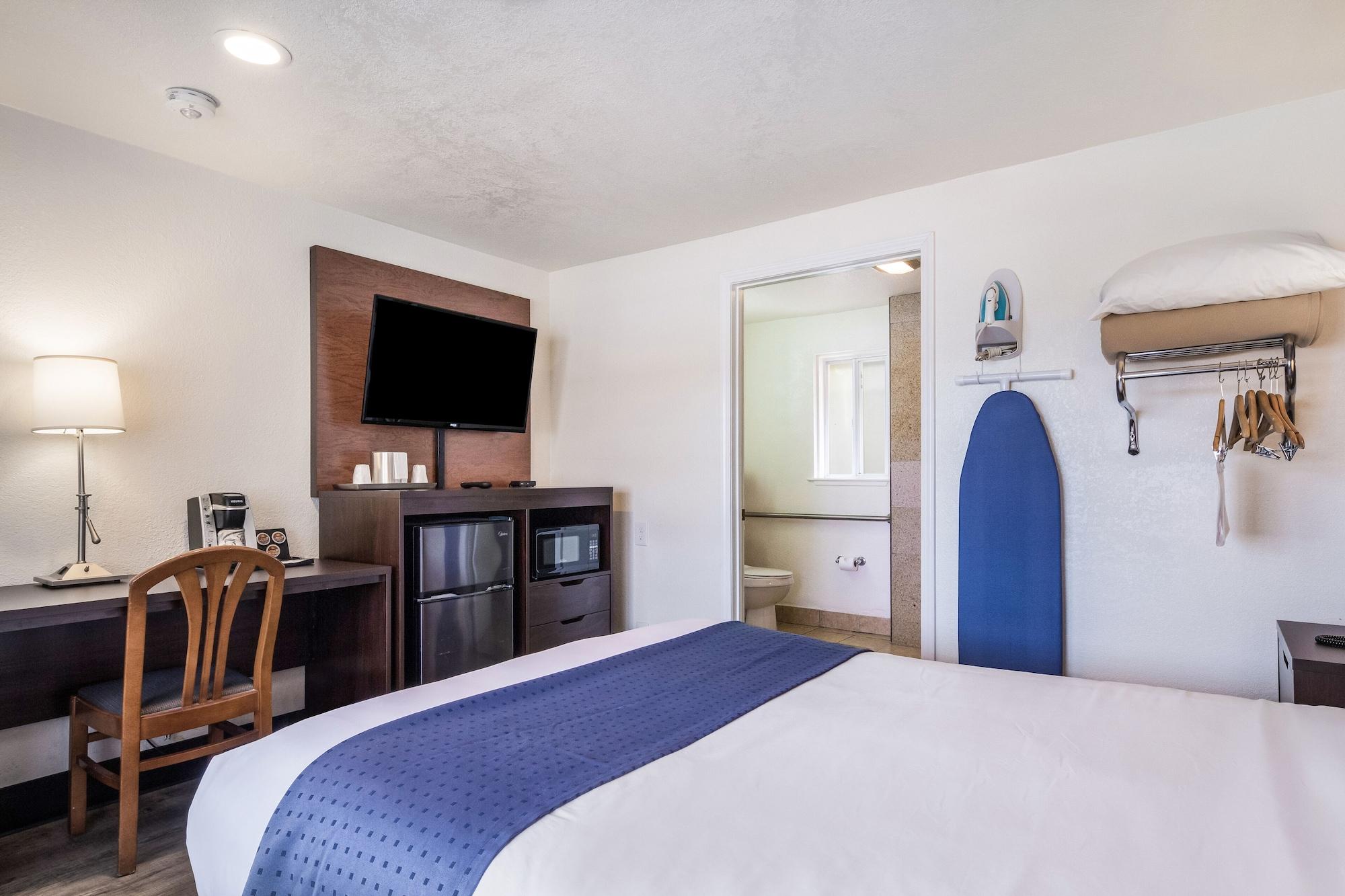 Rodeway Inn Near Downtown مونتيري المظهر الخارجي الصورة