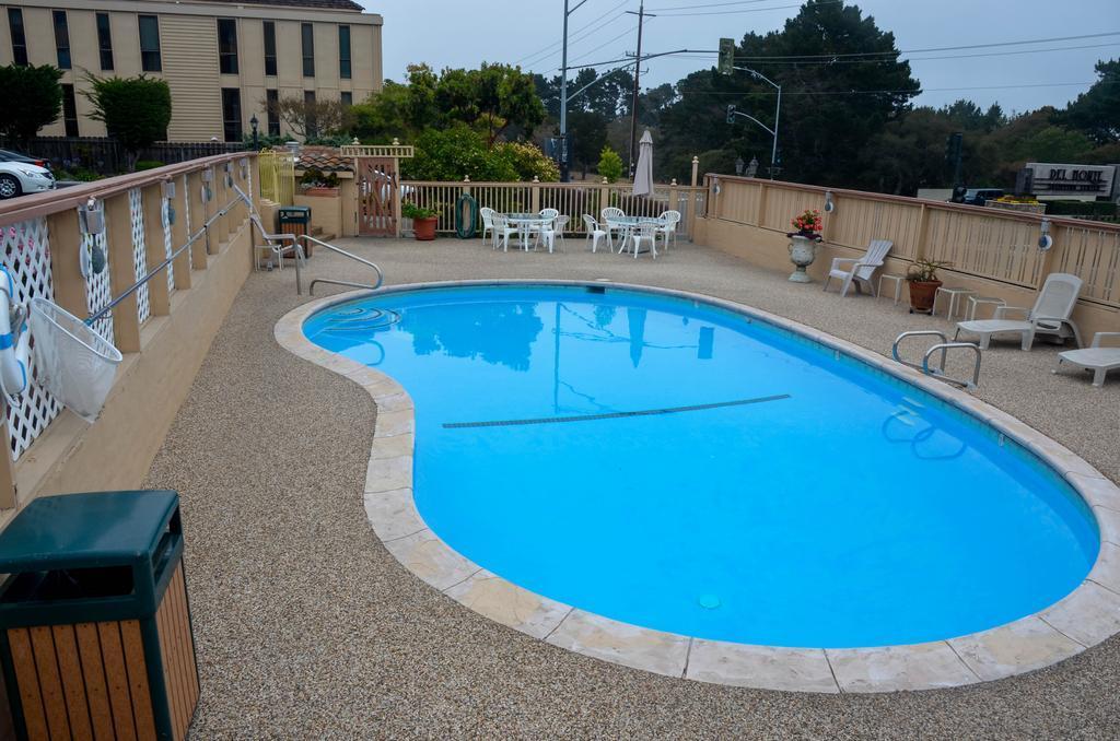 Rodeway Inn Near Downtown مونتيري المظهر الخارجي الصورة