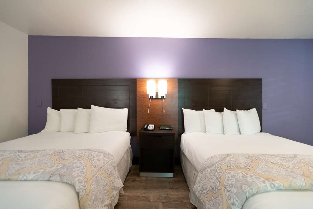 Rodeway Inn Near Downtown مونتيري الغرفة الصورة