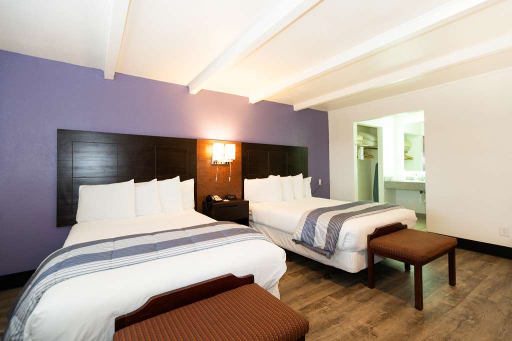 Rodeway Inn Near Downtown مونتيري الغرفة الصورة